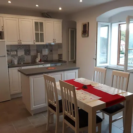Luxury Five Star In Old Marina Apartman