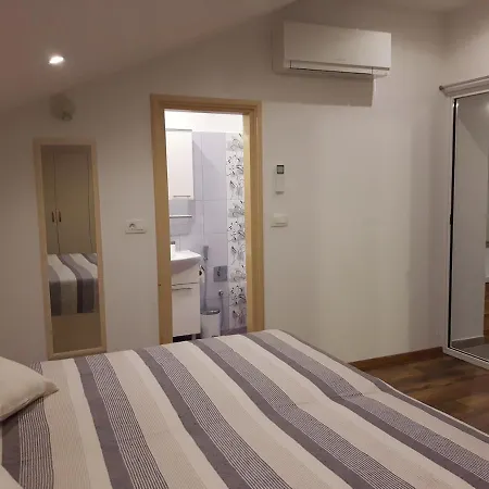 Luxury Five Star In Old Marina Apartman
